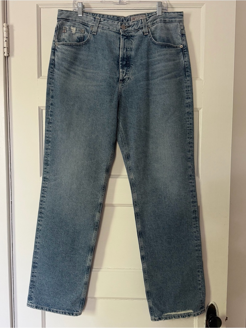 AG Ezra True Boyfriend Jeans 31R Distressed Medium Wash